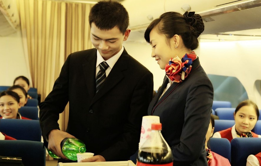 近視眼初中畢業(yè)生可以讀高鐵航空專(zhuān)業(yè)嗎