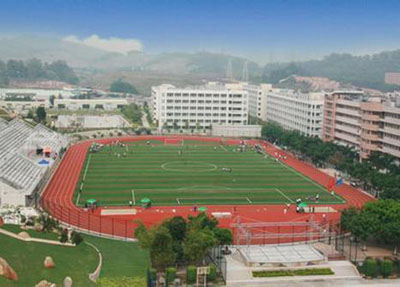 學校操場.jpg