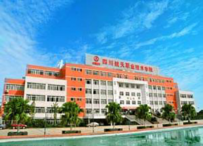 學(xué)校大門.jpg