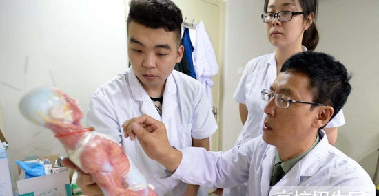  四川省女生讀針灸推拿專業(yè)好嗎？好就業(yè)嗎