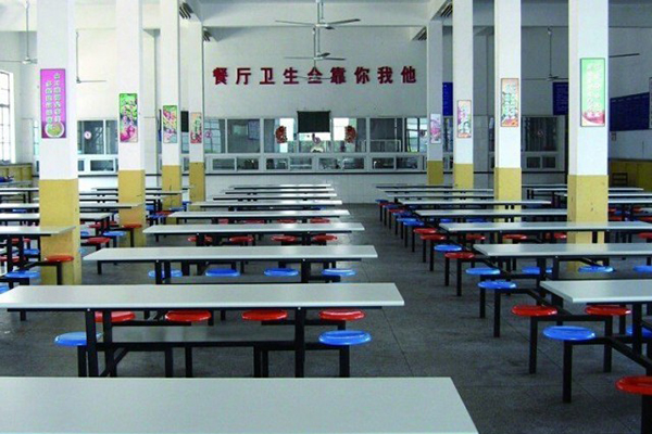 資陽市技工學(xué)校食堂環(huán)境