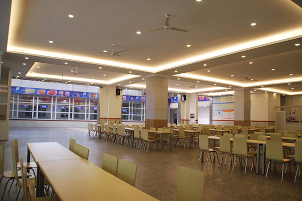 四川國盛技工學校食堂環(huán)境