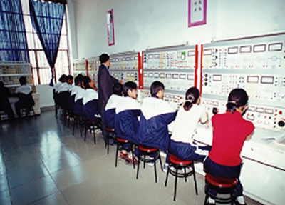 電子專業(yè)實訓(xùn).jpg