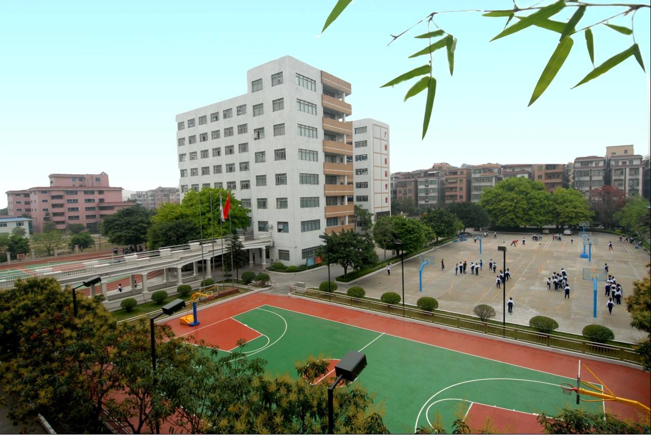 成都市育華職業(yè)學(xué)校操場