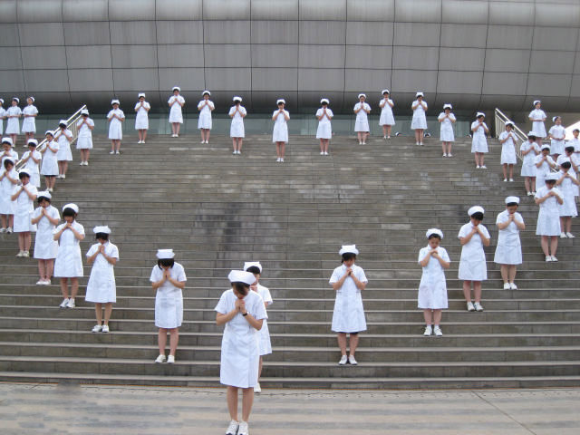  四川省人民醫(yī)院護士學(xué)校簡介