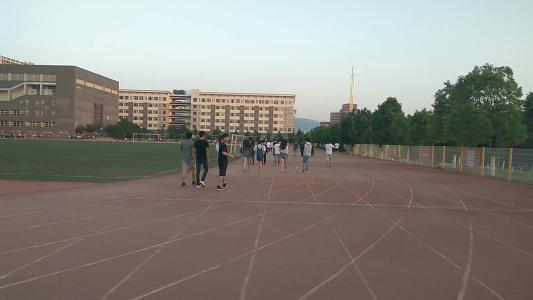 四川紅十字衛(wèi)生學(xué)校的校園環(huán)境怎么樣？該校地址在哪里？