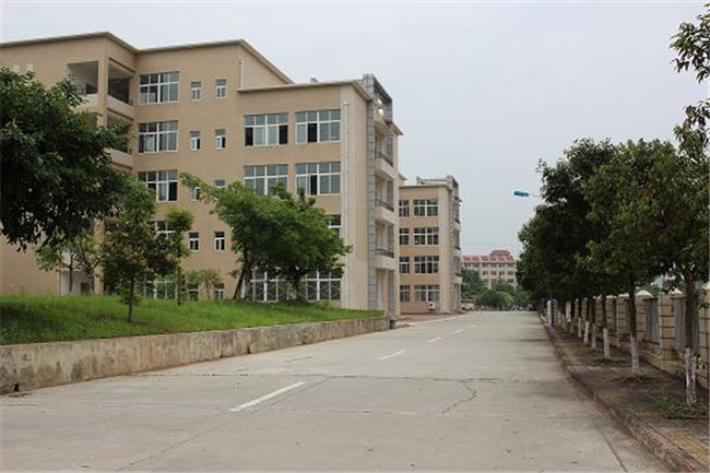 四川省綿陽(yáng)財(cái)經(jīng)學(xué)校圖片、照片