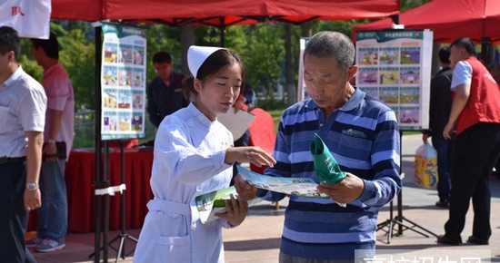  成都讀衛(wèi)校選擇哪個學(xué)校