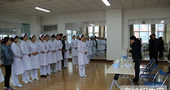  成都地區(qū)的衛(wèi)生學(xué)校怎么報(bào)名