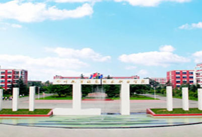 四川托普計(jì)算機(jī)職業(yè)學(xué)校校門環(huán)境