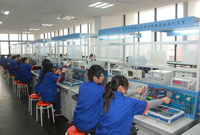 成都石化工業(yè)學校電子技術應用專業(yè)