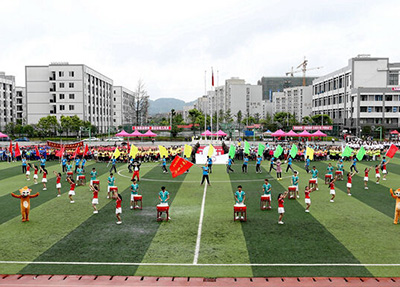 學(xué)?；顒?jpg