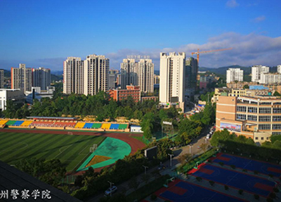 學(xué)校操場(chǎng)