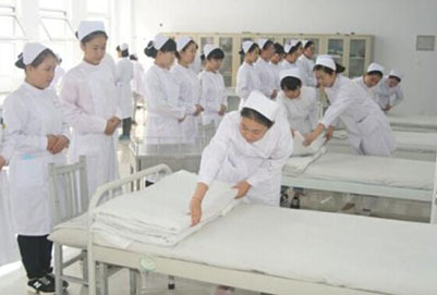 在重慶如何選擇比較好的衛(wèi)生學校?