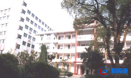 達(dá)州理工職業(yè)技術(shù)學(xué)校招生辦電話(huà)多少