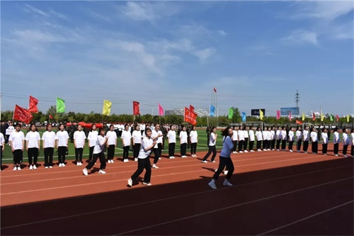 2020年山東鋁業(yè)職業(yè)學(xué)院中職部春季運(yùn)動會拉開帷幕