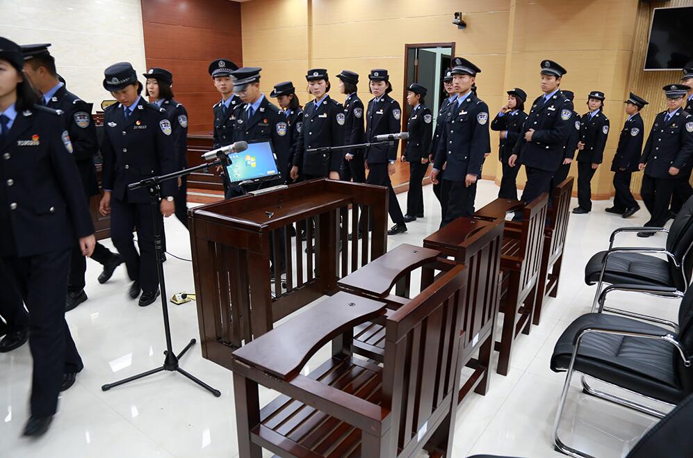 參觀人民法院 感受法律威嚴(yán)