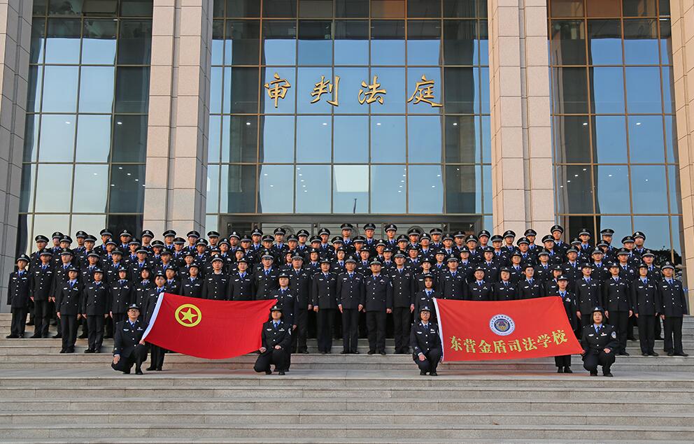 參觀人民法院 感受法律威嚴(yán)
