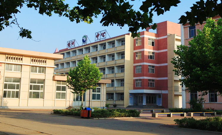山東龍口礦業(yè)集團(tuán)高級(jí)技工學(xué)校有平面設(shè)計(jì)專(zhuān)業(yè)嗎？