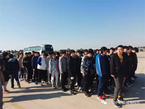 南海風箏節(jié)，山東鋁業(yè)職業(yè)學院中職部學生們放飛自我！
