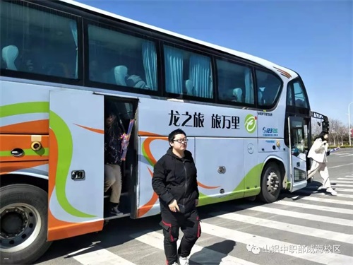 南海風箏節(jié)，山東鋁業(yè)職業(yè)學院中職部學生們放飛自我！