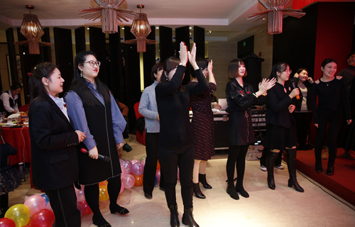 只爭朝夕，不負(fù)韶華——?jiǎng)?chuàng)元教育集團(tuán)2020年年會(huì)回顧