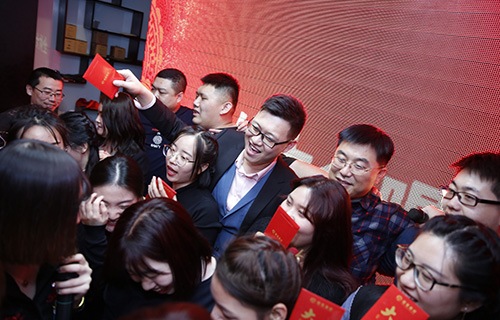 只爭朝夕，不負(fù)韶華——?jiǎng)?chuàng)元教育集團(tuán)2020年年會(huì)回顧