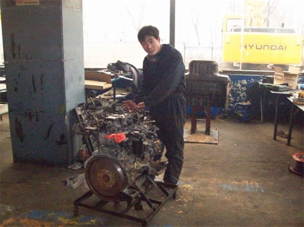 濟(jì)南駿大挖掘機(jī)培訓(xùn)學(xué)校的挖掘機(jī)培訓(xùn)怎么樣？