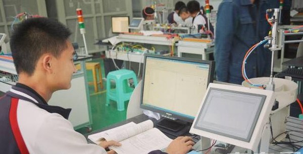 成都技師學(xué)院南校區(qū)電氣自動化專業(yè)