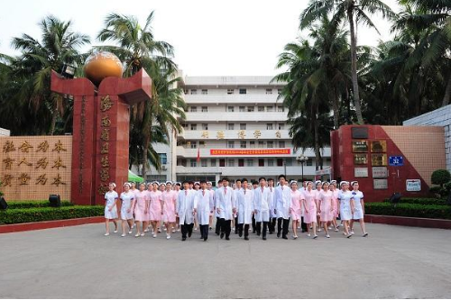  貴陽(yáng)市經(jīng)貿(mào)職業(yè)技術(shù)學(xué)校招生報(bào)名簡(jiǎn)章