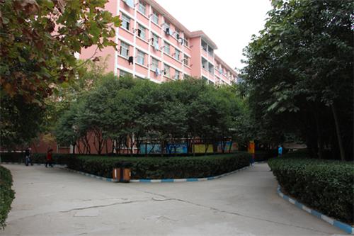山東人民專修學(xué)院醫(yī)學(xué)春季高考班招生，四川學(xué)生能去嗎？