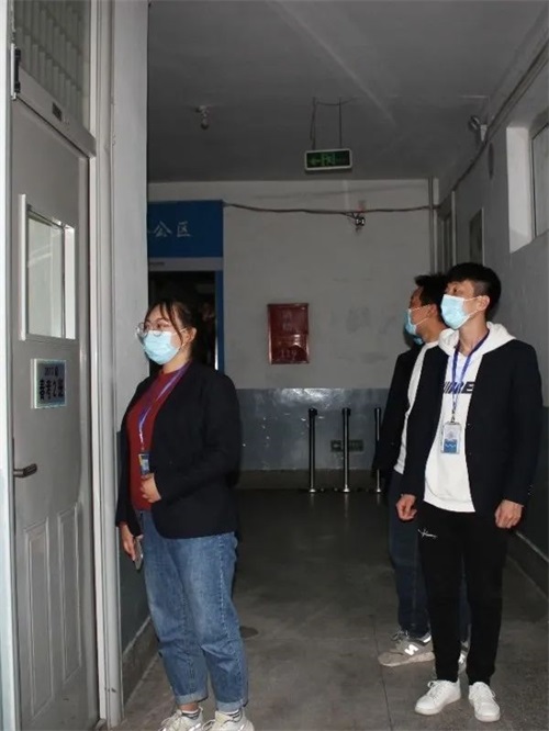 濟南應用技術學校：心疼，班主任的一天