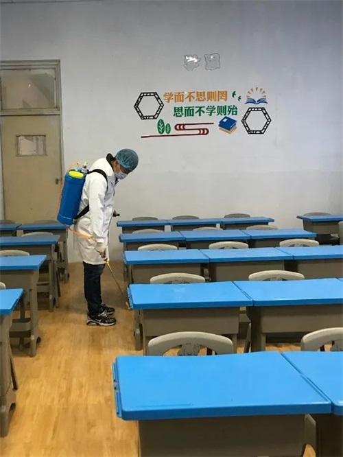 濟南應用技術學校：心疼，班主任的一天