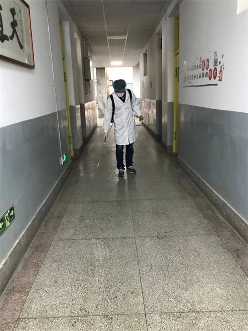 濟南應用技術學校：心疼，班主任的一天