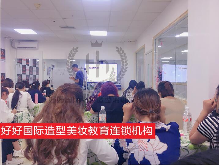 淄博市張店區(qū)好好化妝攝影職業(yè)培訓學校怎么樣？學校正規(guī)嗎？