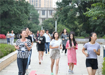 昆明旅游學(xué)院2018年五年制大專補(bǔ)報(bào)志愿時(shí)間