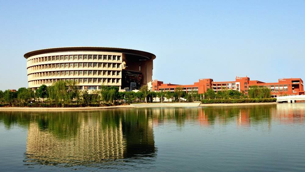  2020年重慶理工大學(xué)的學(xué)費(fèi)標(biāo)準(zhǔn)怎么樣，高不高？