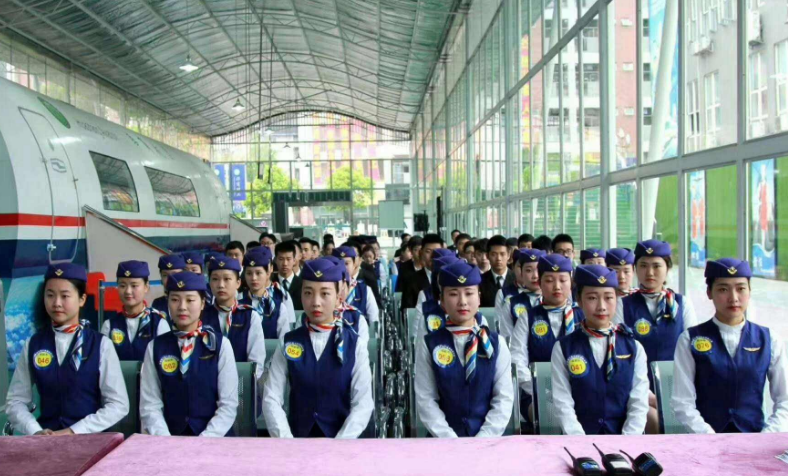 成都鐵路學校招生要求如下