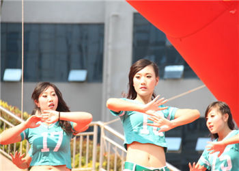 2024年曲靖農(nóng)業(yè)學?？诒绾? /></center><br />
咨詢電話：159 6953 5335<br />
 
<div>
	曲靖農(nóng)業(yè)學校2020年五年制大專招生章程 曲靖農(nóng)業(yè)學校長期以來始終積極搶占農(nóng)村人才培養(yǎng)制高點，把科技與服務送進千村萬戶百姓中。學校積極探索新時期面向農(nóng)村職業(yè)教育的新模式；</div>
<div>
	<table>
		<tbody>
			<tr>
				<td>
					<div>
						曲靖農(nóng)業(yè)學校2020年五年制大專招生章程</div>
					<div>
						<img alt=