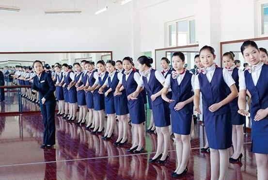 想學(xué)航空服務(wù)專業(yè)，濰坊有沒有好的院校？