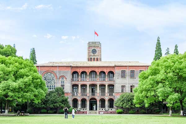 成都空乘學(xué)校分?jǐn)?shù)線(xiàn)