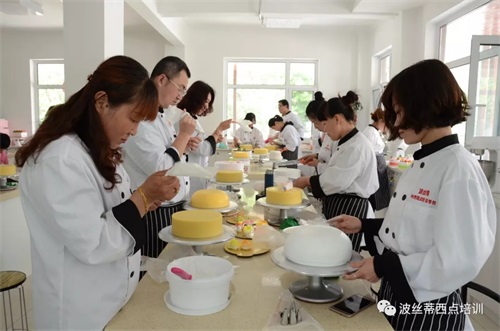煙臺波絲蒂學(xué)校：暑期放“價” 零元秒搶冰點冷飲咖啡課程！
