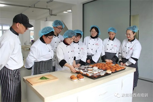煙臺波絲蒂學(xué)校：暑期放“價” 零元秒搶冰點冷飲咖啡課程！