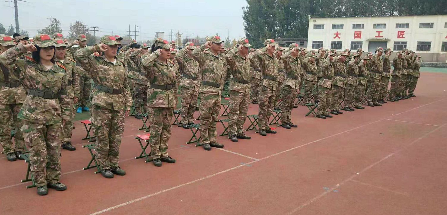 揮灑青春汗水，綻放軍人風貌——記山東冶金技師學院軍校職教學院訓練風采