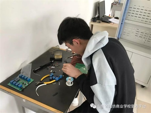 全國冠軍奪首金，山東省濰坊商業(yè)學(xué)校高鐵厲害啦！
