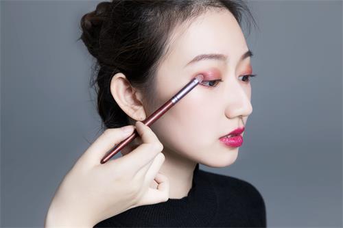 山東淄博星火職業(yè)培訓(xùn)學(xué)院美容培訓(xùn)中心都有什么專業(yè)？