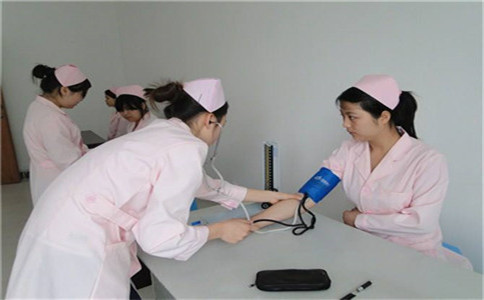 四川省宜賓衛(wèi)生學(xué)校2020年春季招生簡(jiǎn)章