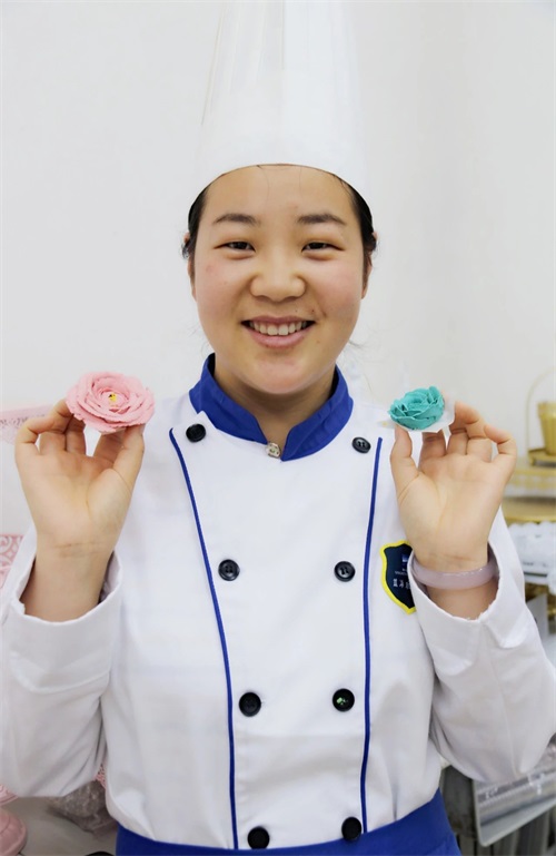 學(xué)做精品蛋糕 就來山東藍(lán)海職業(yè)學(xué)校！