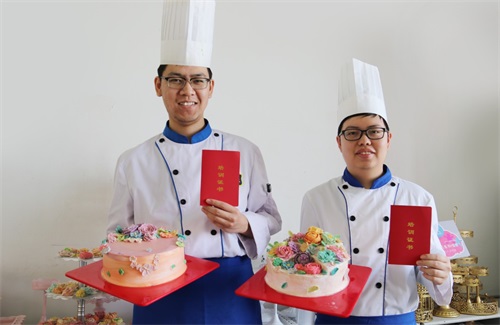 學(xué)做精品蛋糕 就來山東藍(lán)海職業(yè)學(xué)校！