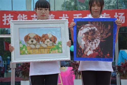 州智科技工學(xué)校第十四屆“人人登臺(tái)參與、秀展技能特長(zhǎng)、弘揚(yáng)自強(qiáng)信心”技能節(jié)  
